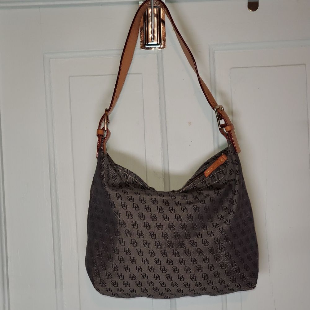 Dooney & Bourke Signature Logo‎ Initial Grey Black Cloth Purse Leather Strap